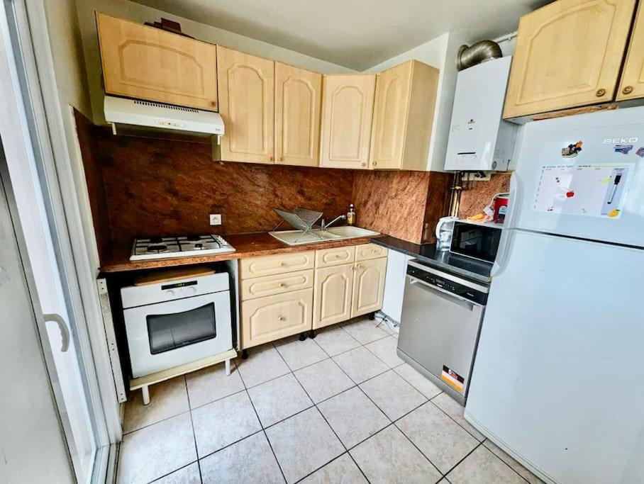 Impeccable Chambre, Bien Place, Calme & Tout Equipe Grenoble Dış mekan fotoğraf